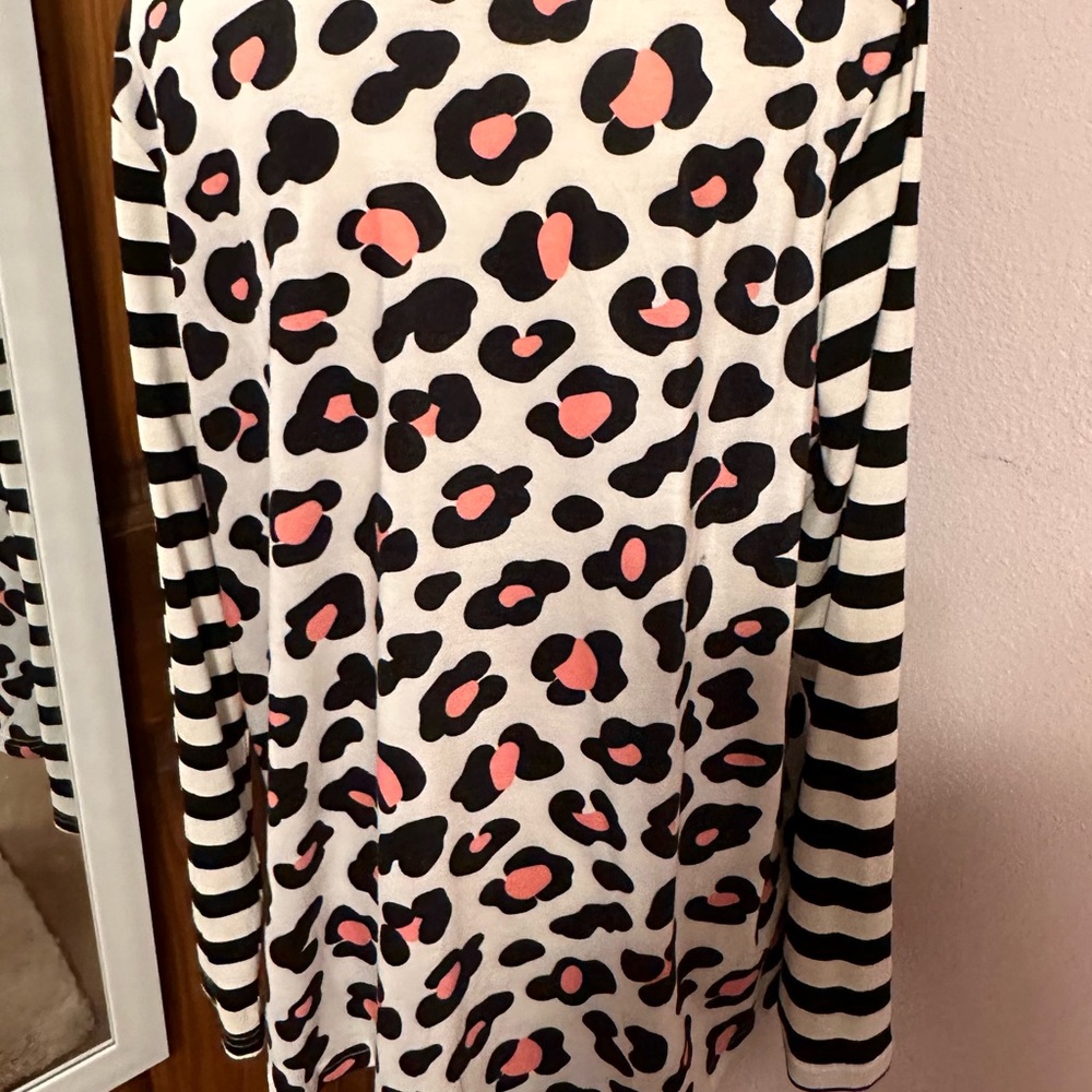 Leopard Top XL - Picture 2 of 3